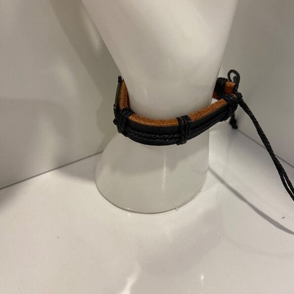 Leather & Metal Adjustable Bracelet With metal  handcuffs symbol commitment - Picture 11 of 16